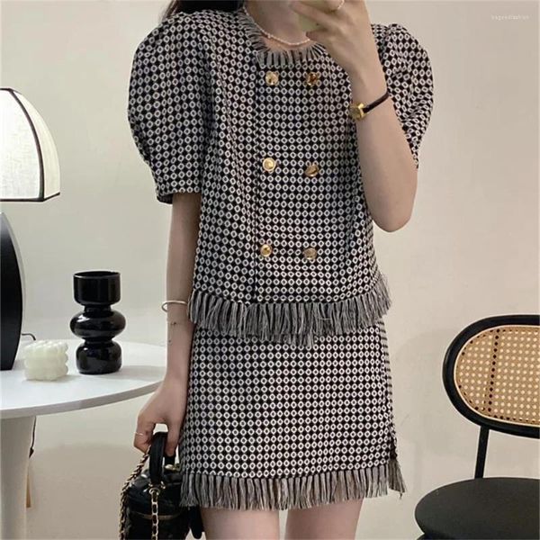 Abiti da lavoro PLAMTEE 2023 Indossare abiti scozzesi Donna Chic Estate Elegante Office Lady Slim Streetwear Camicie Mini gonne Set