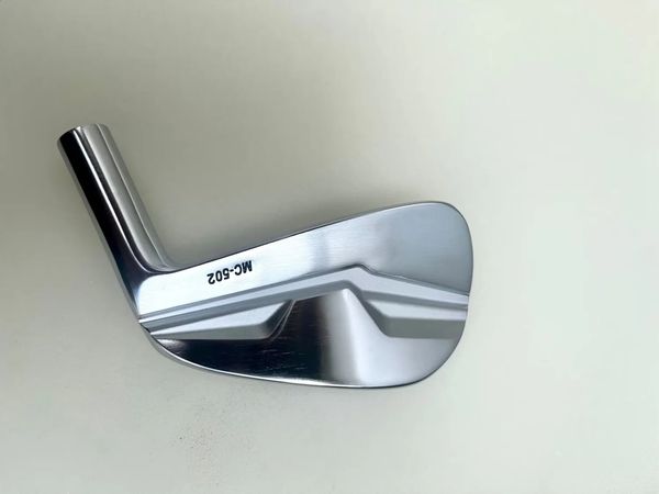 Teste di mazze 7 pezzi MC 502 ferri da golf mazze forgiate 4 9P R S SR Flex albero in grafite in acciaio con coperchio della testa 231109