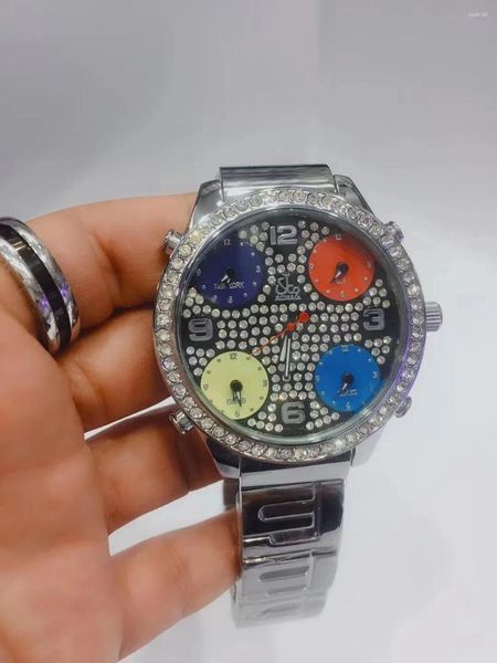 Relógios de pulso Luxo Mens Quartz Watch Aço Inoxidável Hiphop Blue Black Diamonds