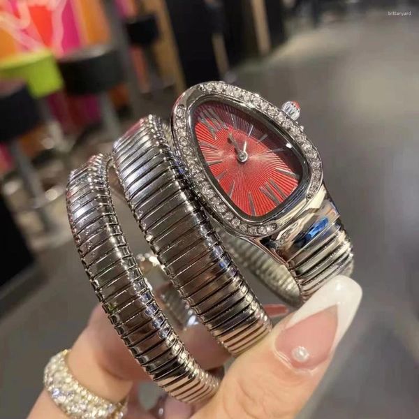 Bilek saatleri yılan arası orijinal marka bayanlar kadınlar için saatler için izler kuvars altın kol saati lüks saatler otomatik tarih yüksekliğinde