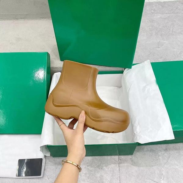 Brand Women Rain Boots Candy Colors Sapatos de borracha à prova d'água Senhoras andando na tornozelo de chuva casual grossa grossa bota curta poça PVC Booties 2023