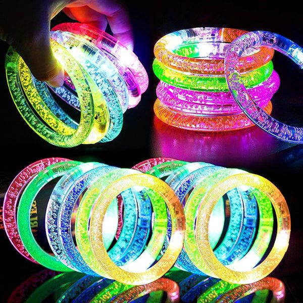 Led Rave Toy 10 pezzi / borsa Braccialetti LED a 6 colori Lampeggiante Glow Toy Neon Light Up Bambini Festa di compleanno Bomboniere Trattare i regali degli ospiti Goodie Bag Filler 231109