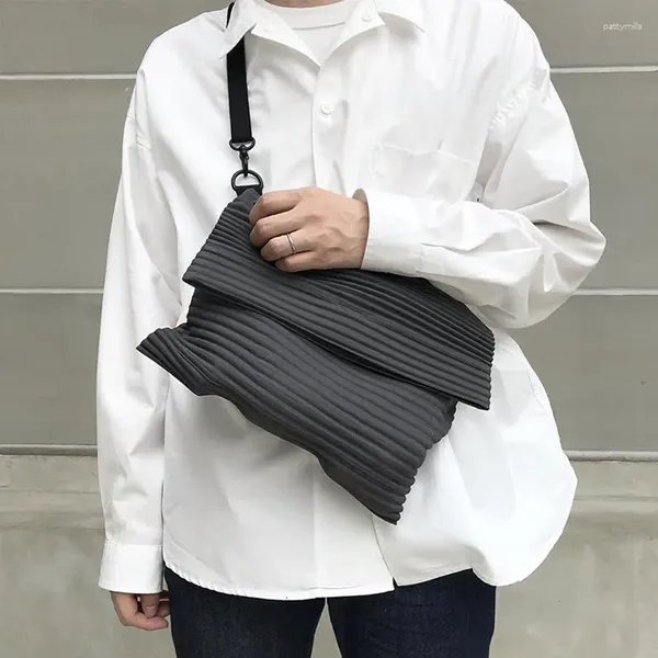 Bolsas de ombro plissadas masculinas estilo japonês nylon versátil simples alça ajustável sólida crossbody