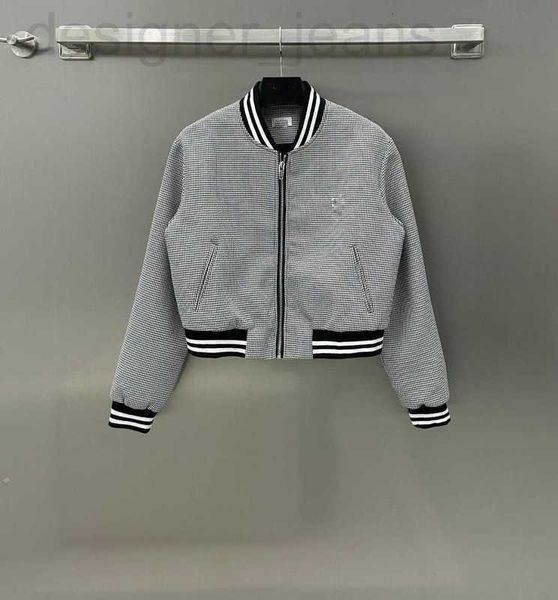 Damenjacken Designer 23 Frühherbst Neu CE Pendlerstil Einfache und modische, altersreduzierte, karierte, bestickte Baseballjacke 5HS1