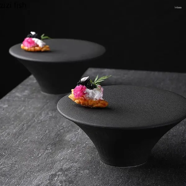 Piatti Piatto da dessert in ceramica creativo con piede alto Ristorante Cucina molecolare Display Snack Piatto da sushi Stoviglie speciali