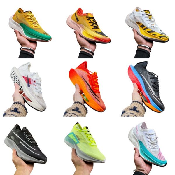 Marathon Running Shoes Novos sapatos de grife masculina tênis de malha masculina Sapatos de treinamento feminino Moda de casal respirável sapatos de basquete resistentes a desgaste