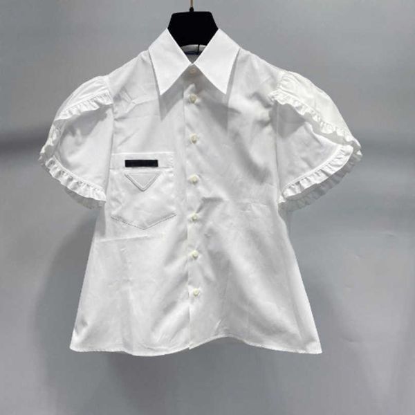 Maglietta da donna firmata Academy Triangle Label Blossom White Shirt Summer Small Style Design Sense Sleeve