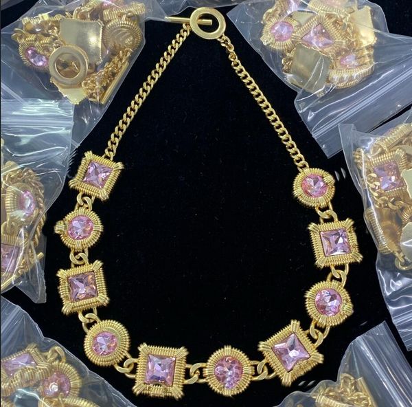 Colares de diamantes de cristal roxo projetados por luxo Anéis de bracelete Banshee Medusa Cabeça Retrato 18K Gold Gold Plated Jewelry Gifts MS15 -502