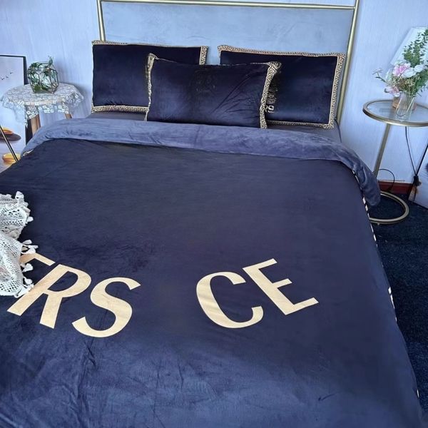 Set di biancheria da letto da uomo nero caldo deluxe di lusso leggero invernale in quattro pezzi per letto matrimoniale grande