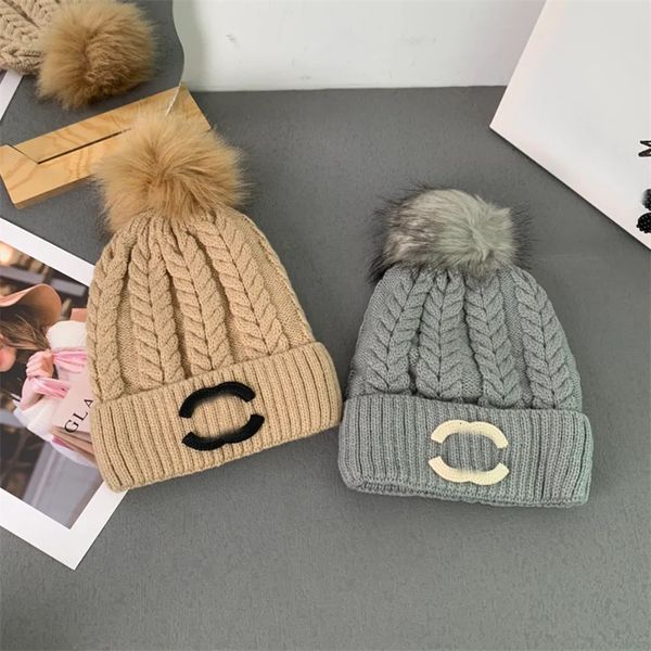 Moda Tasarımcı Şapkaları Erkek ve Kadın Sevimli Top Beanie Sonbahar/Kış Termal Örgü Kayak Markası Bonnet Ekose Kafatası Şapkası