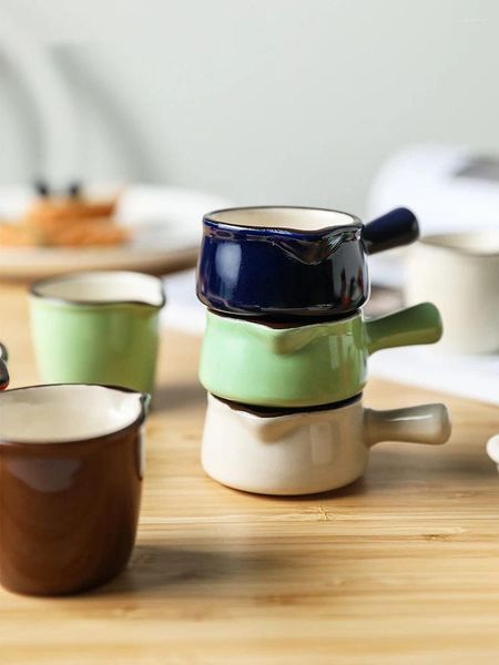 Set di stoviglie Colore Piccola tazza per il latte Semplice in ceramica con manico Piatto per salsa per caffè e colazione