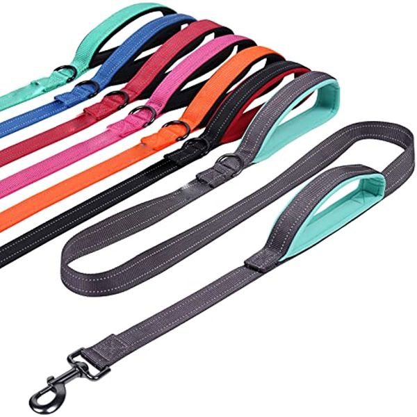 Treinamento de cães Leash com alça acolchoada dupla, serviço pesado de 4-6 pés de comprimento de nylon refletivo tráfego de tráfego de treliça de trela o chumbo para cães