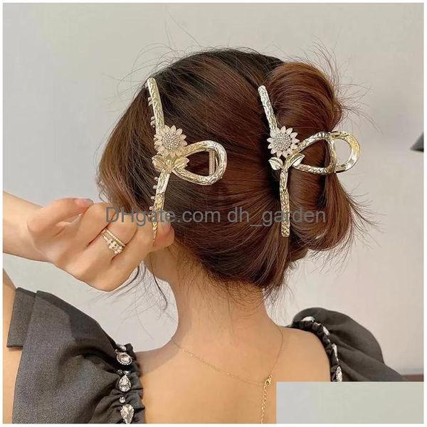 Grampos de cabelo Barrettes Girassol Metal Oco Out Geométrico Garra de Cabelo Senhoras Acessórios Elegantes Cross Crab Bath Clip para Wo Dhgarden Dhwig