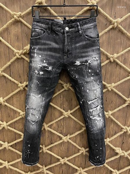 Jeans masculinos 2023 homens motociclista calças cinza emblema emblema moto zíper patchy designer denim calças pintura ponto retalhos buraco fino