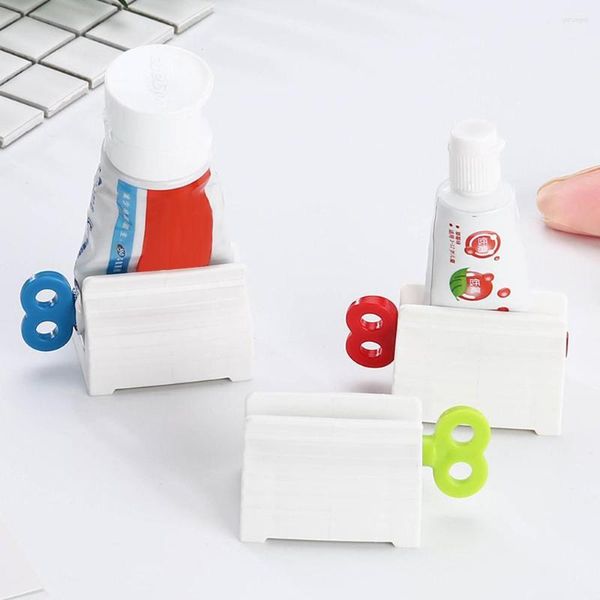 Set di accessori per il bagno Supporto per dentifricio rotante Comodo spremiagrumi Supporto creativo Prodotti per il bagno