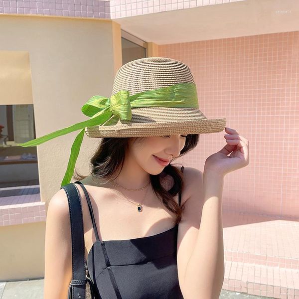 Шляпа шляпы в широких краях летняя соломенная шляпа для женщины мода зеленый лук лента солнце на открытом воздухе