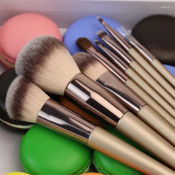 Pincéis de maquiagem 8 Pcs Conjunto Profissional de Ouro Rosto Olho Ferramenta de Beleza Private Label Pó Fundação Sombra Sobrancelha Lip Brush Kit