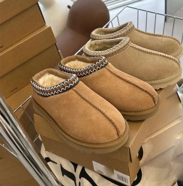 Scarpe slip-on invernali in castagna Lana Tasman Caviglia corta Soffice peloso Mezza scarpa da neve Tazz Sabot da esterno Pelle di pecora Classico lussuoso Shearling Scarpe alla moda