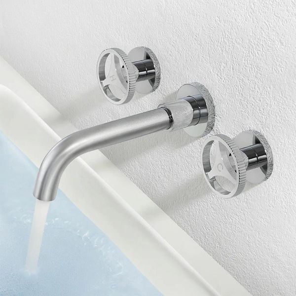 Rubinetti per lavandino del bagno Rubinetto a parete in ottone di lusso Miscelatore per lavabo a due maniglie per acqua fredda Rubinetto in rame di alta qualità