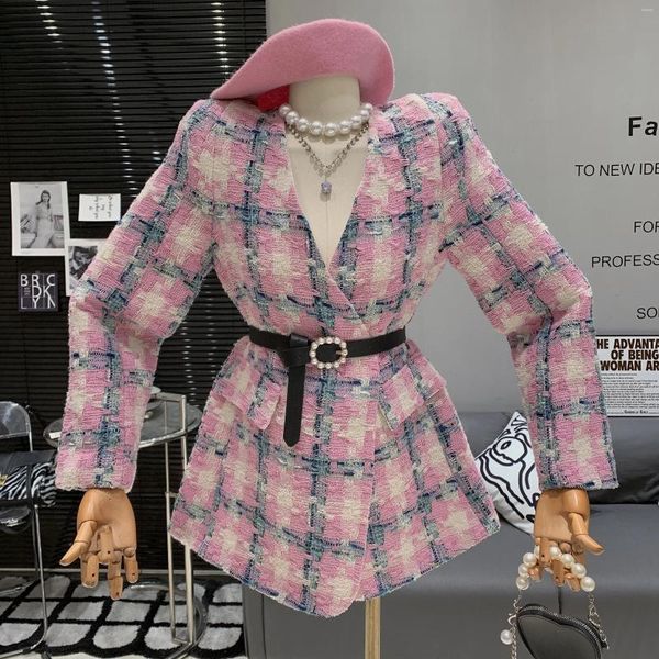 Giacche da donna Temperamento Cappotto in tessuto scozzese rosa per le donne 2023 Autunno Inverno Elegante scollo a V Cinture sottili Giacca in tweed Capispalla femminili
