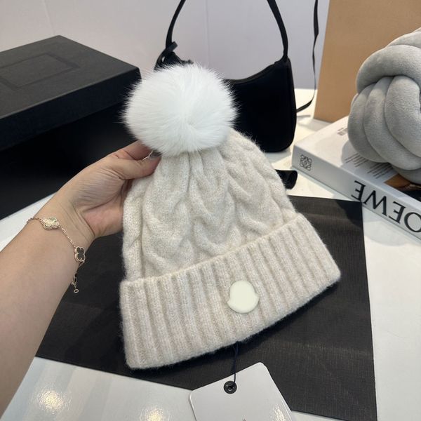 Beanie Cap Herren Designer Eimer Hüte Neue Mode Frauen Damen Warme Winter Beanie Große Kunstpelz Pom Poms Bommelmütze Outdoor M-2 Factory Store