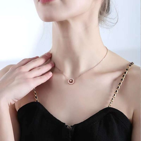 Ожерелье Tiktok с вращающимся кольцом того же типа для женщин, ниша, дизайн для пожилых людей, титановая сталь, цветные ювелирные изделия с быстрой цепочкой
