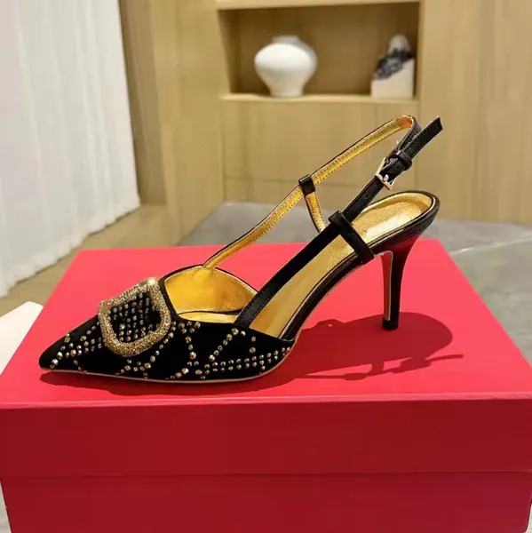 Sandali di alta qualità Donna Tacchi alti Scarpe di design di lusso Casual Pelle di pecora smerigliata Slingback Cinturino alla caviglia Fibbia Strass Decorativo Punta a punta Avvolgente Scarpa