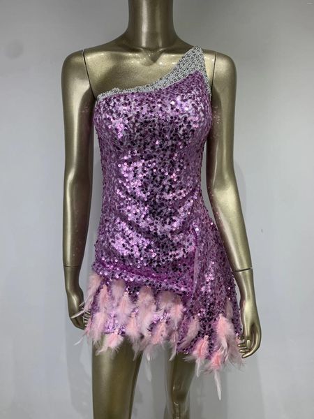 Vestidos casuais 2023 mulheres verão sexy oblíquo ombro rosa lantejoulas pena minissaia elegante vestido de noite apertado festa