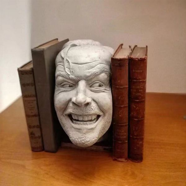 Dekorative Objekte Figuren Skulptur der glänzenden Buchstütze Bibliothek Heres Johnny Skulptur Harz Desktop Ornament Bücherregal kreative Statue Figur 230410