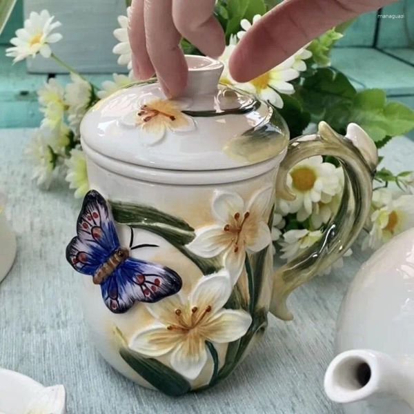 Figurine decorative Farfalla in ceramica Tazze da tè e caffè Tazza da latte Decorazioni per la casa Artigianato Camera Decorazione di nozze Ufficio Tazza con filtro regalo