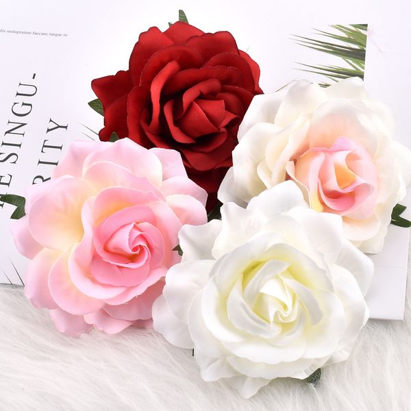 Greante floral falsa 30pcs/9cm White Artificial Silk Flower Heads para decoração de casamento Rose Diy Wreath Scrapbooking Craft Flowers Fake Head 230410