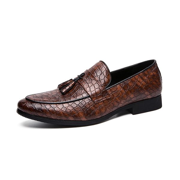 Scarpe da uomo in pelle scamosciata di lusso Scarpe casual Oxford Sneakers classiche Calzature comode Scarpe eleganti Appartamenti di grandi dimensioni