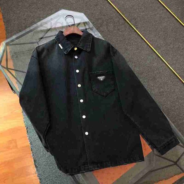 Jaquetas masculinas Designer Triângulo Metal Desgastado Bordado Denim Camisa Casaco J7L0