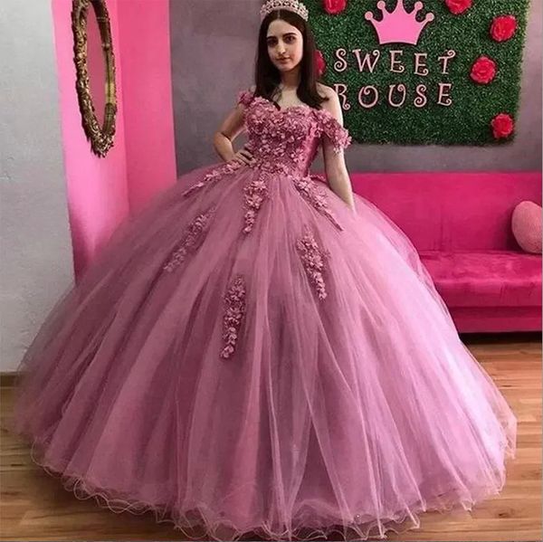 Prinzessin Blumen Ballkleid Quinceanera Kleider Schulterfrei 3D Blumenapplikationen Tüll Langes Abendkleid Schnürrücken Plus Größe 15 Brithday Party Kleider