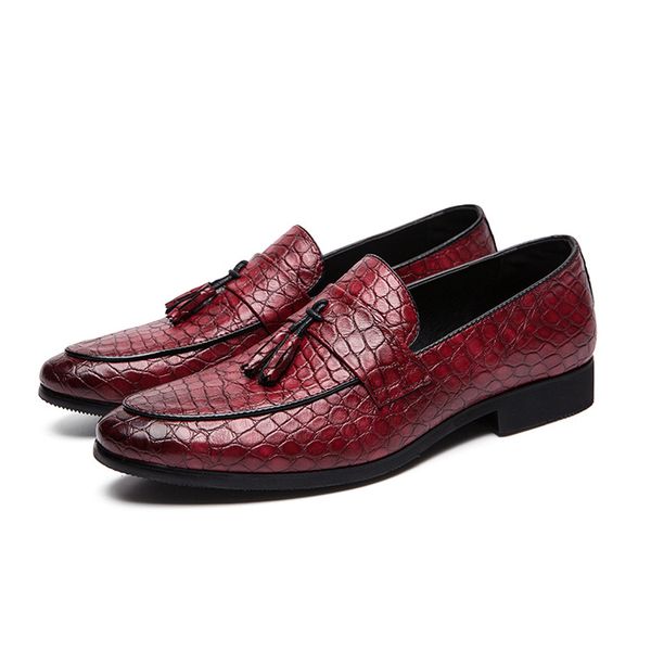Luxus Herren Lederschuhe Schwarz Burgund Krokodildrucke Spitzschuh Lässige Herrenschuhe Slip on Loafers Schuhe für Herren