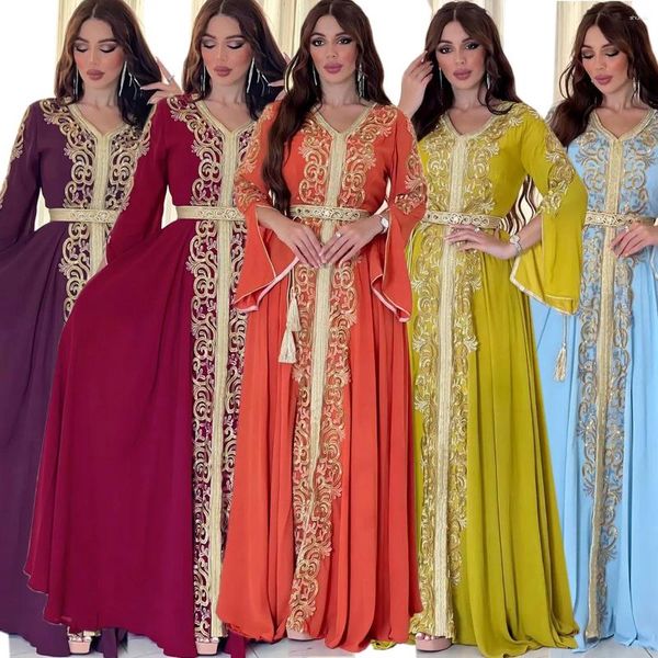 Abbigliamento etnico Eid Al-Adha Arabo Dubai Abito con applicazioni ricamate Abito da cena musulmano Abaya Abito da sera elegante a maniche lunghe