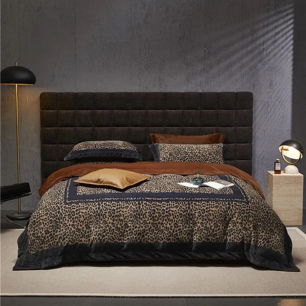 Set di biancheria da letto di lusso leopardo peluche caldo e spesso set di biancheria da letto invernale morbido e soffice copripiumino set lenzuolo federe matrimoniale queen king 4 pezzi 231110