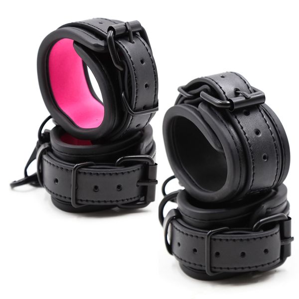 Giocattoli per adulti Manette in pelle regolabili sexy per sesso Donna Coppie Hang Buckle Link Bdsm Bondage Restrizioni Accessori esotici 230411