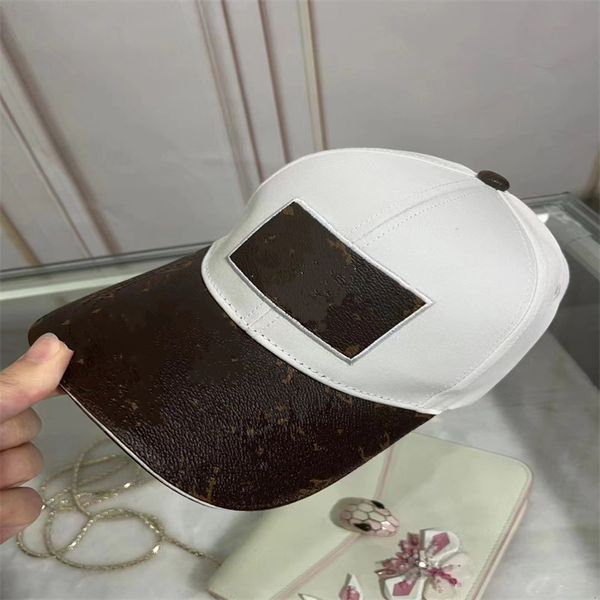 2023 Sommer Hawaii Strand Sonnenhut Mode Ball Caps Designer Street Hat Vielseitige Kappe für Mann Frau Hüte Klassische Schwarz-Weiß-Qualität JKITK