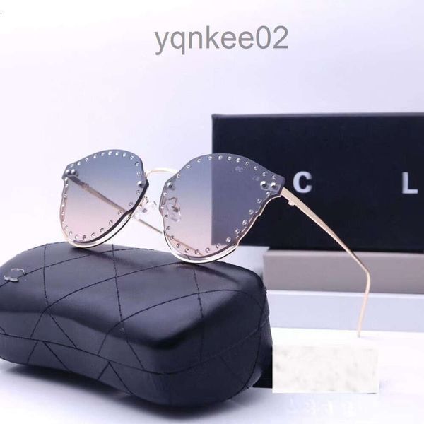 Designer Chanells Gläser Kanäle Lunglasse Zyklus luxuriöser Modesportpolarize Sonnenbrille Mens Womans Vintage Fahrbrille Golden gelbe runde Sonnenbrille