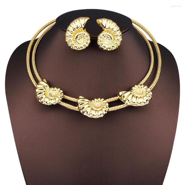 Orecchini di collana set banchetto per feste femminili di gioielli oro colore oro novità del design carino conch a forma di pendente dubai accessori Dubai