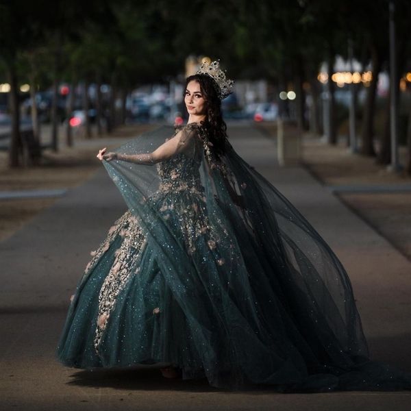 Vestido para quinceañeras de color verde esmeralda con purpurina, apliques con cuello en V, cuentas recortadas de encaje, lentejuelas con capa para 15 vestidos formales de baile para niñas