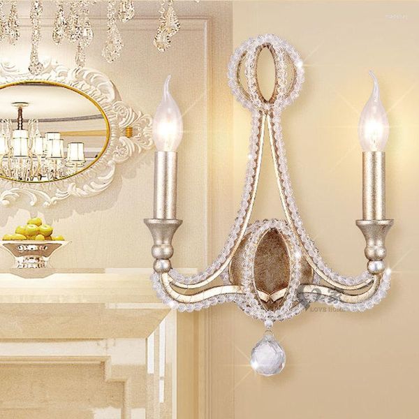 Lâmpada de parede 2023 Art Deco Pastoral europeu 2 Cabeça malha de malha dourada francesa LED de cristal romântico simples francês