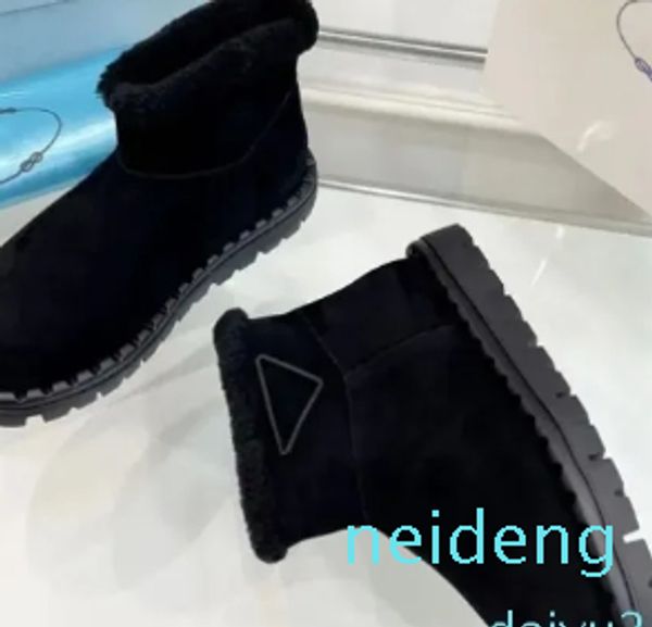 Triângulo logotipo shearling botas de pele de carneiro camurça neve tornozelo pele em apartamentos de couro deslizamento-on moda feminina sapatos de inverno dedo do pé redondo