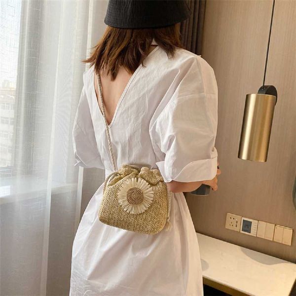 Summer Beach Cute Sunflower Crossbody Woven Bag Handmade Crochet Straw Big Capacity Drawstring Bag Casual Beach Shoulder Bag 230412