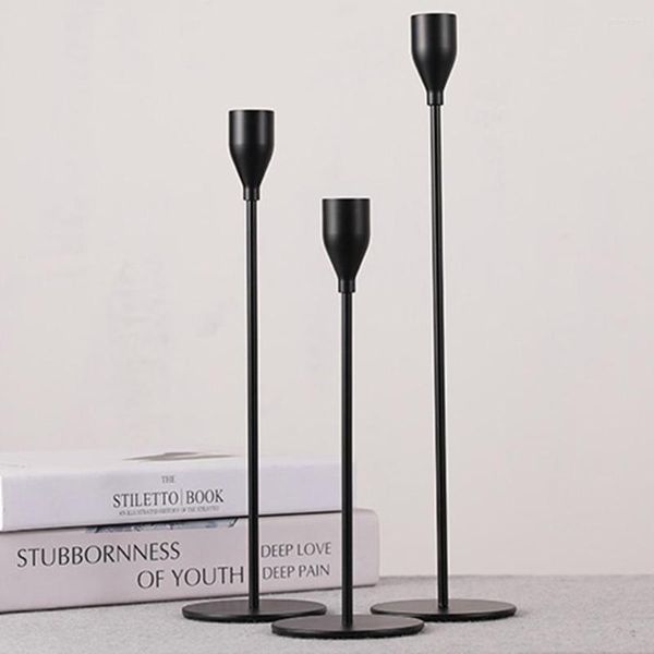 Titulares de vela 3pcs Metal Candlestick Ornament Stable Stand Stand Stand atmosfera Tabela de adereços para decoração de móveis em casa