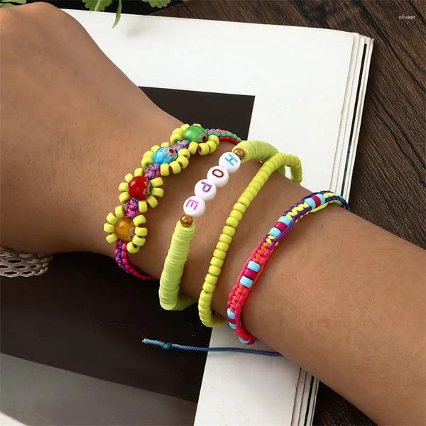 Braccialetti con ciondoli HI MAN 4 pezzi/set Serie colorata fatta a mano della Boemia Occhi Alfabeto Fiori Bracciale intrecciato Accessorio Regali per ragazza