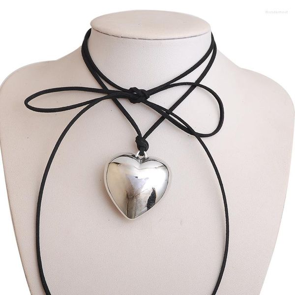 Choker Vintage Chunky Heart Halskette für Frauen Black Velvet Cord Big 2023 Fashion Statement Schmuck