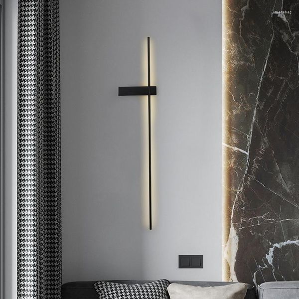 Lampada da parete Lunga striscia di rame per la decorazione del soggiorno Postmoderno Minimalista Sconce Sfondo Illuminazione moderna sul comodino della camera da letto