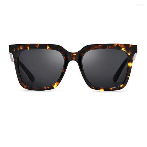Sonnenbrillen 2023 Frauen Kunststoff Titan Tortoise Rahmen Beige Linse Designerbrillen werden mit Box geliefert